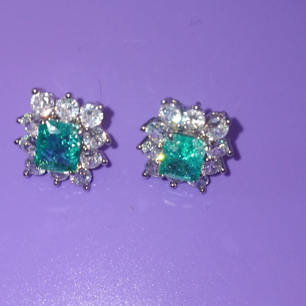 Elegant silver green stud earrings - Picture 4 of 5